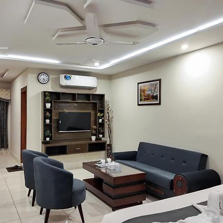 Hotel Crown Inn Multan Eksteriør bilde