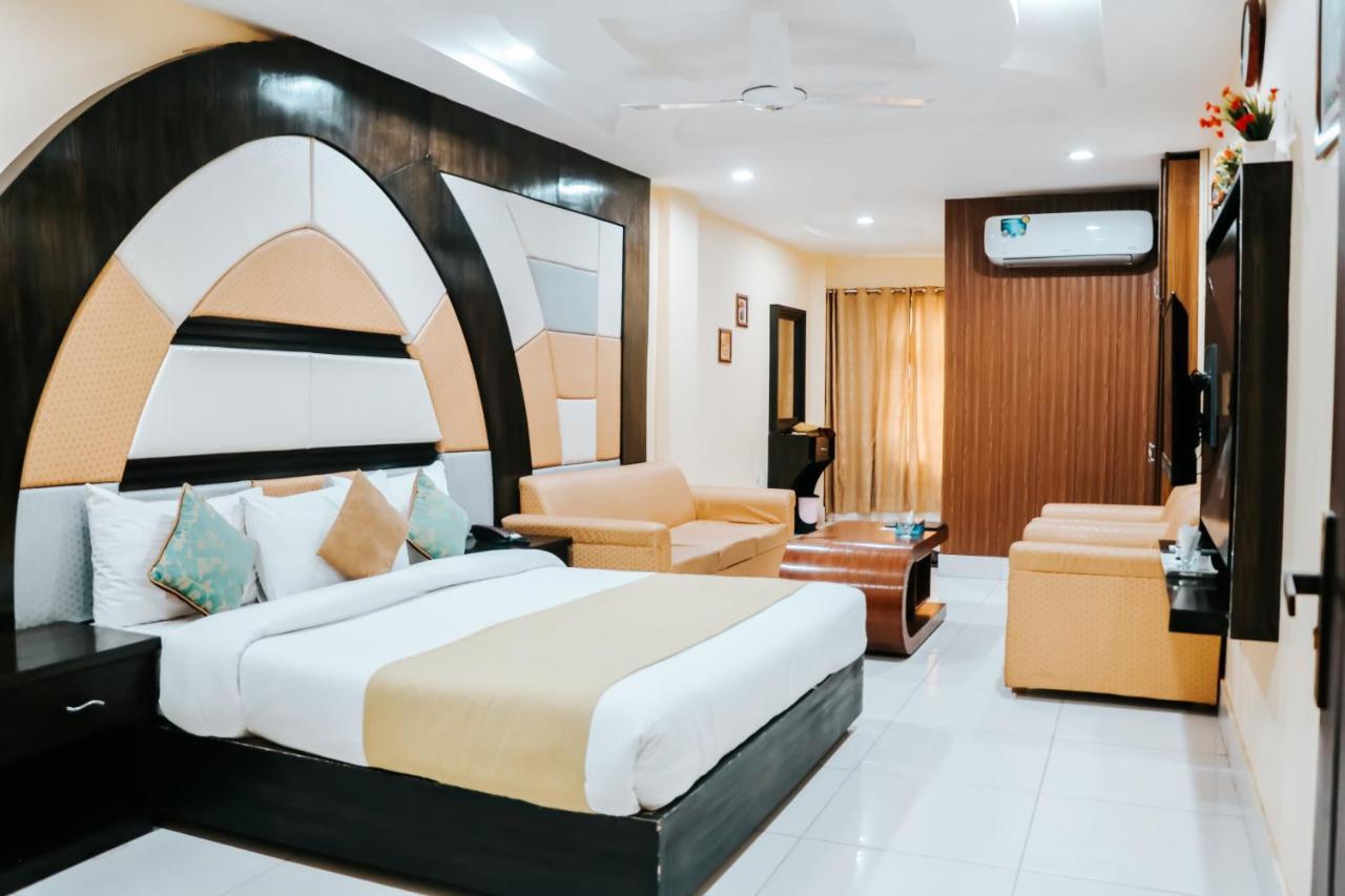 Hotel Crown Inn Multan Eksteriør bilde