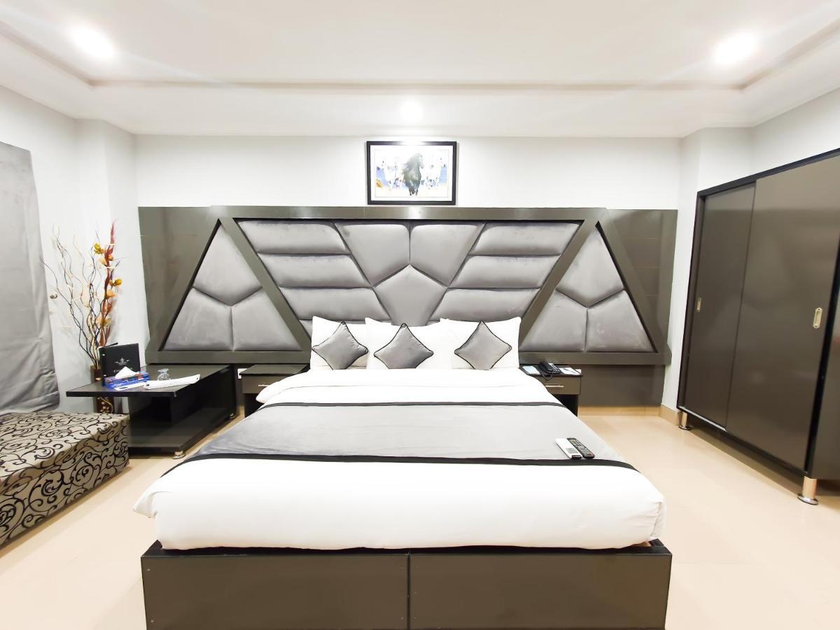 Hotel Crown Inn Multan Eksteriør bilde