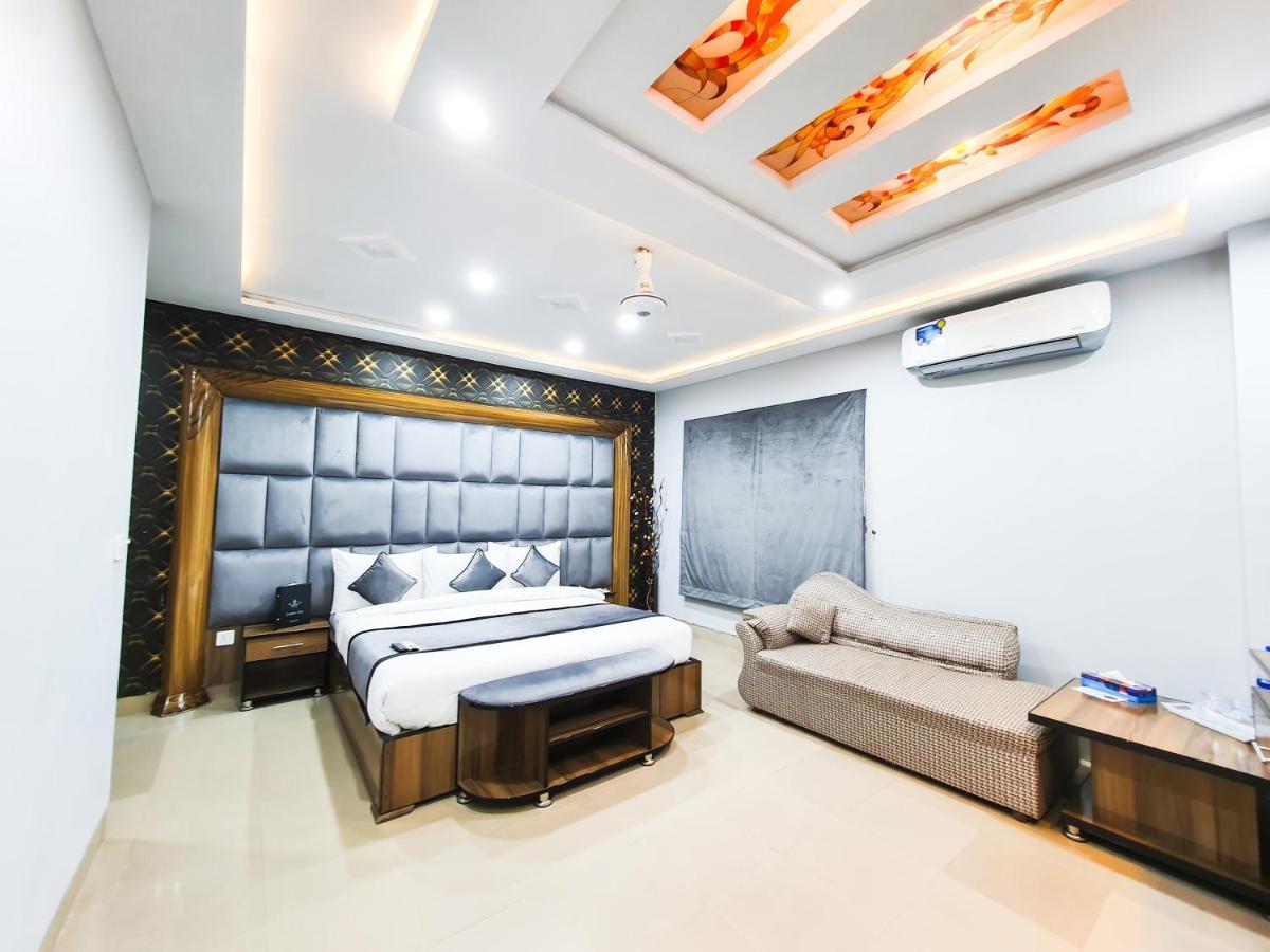 Hotel Crown Inn Multan Eksteriør bilde