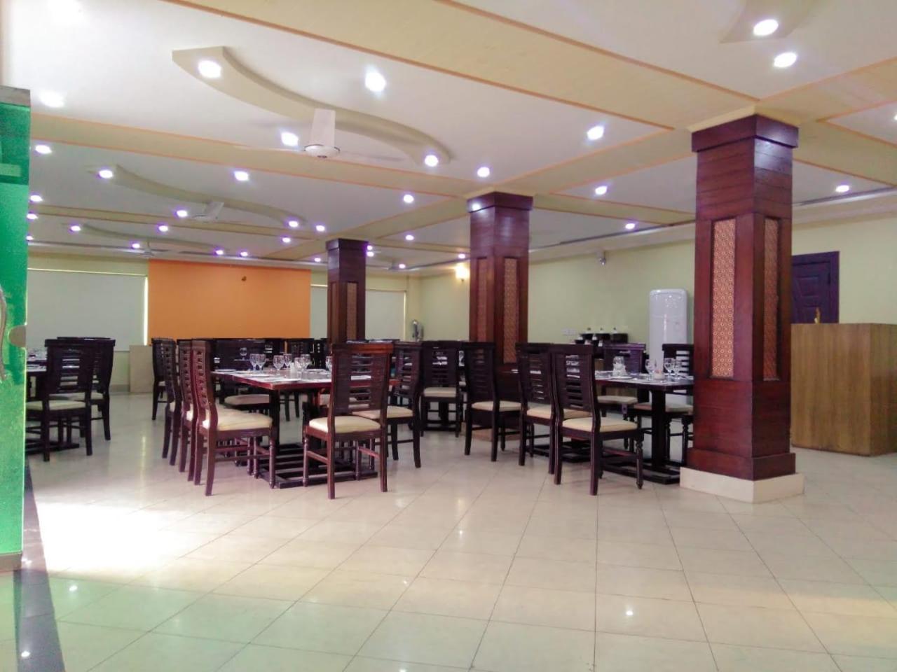 Hotel Crown Inn Multan Eksteriør bilde