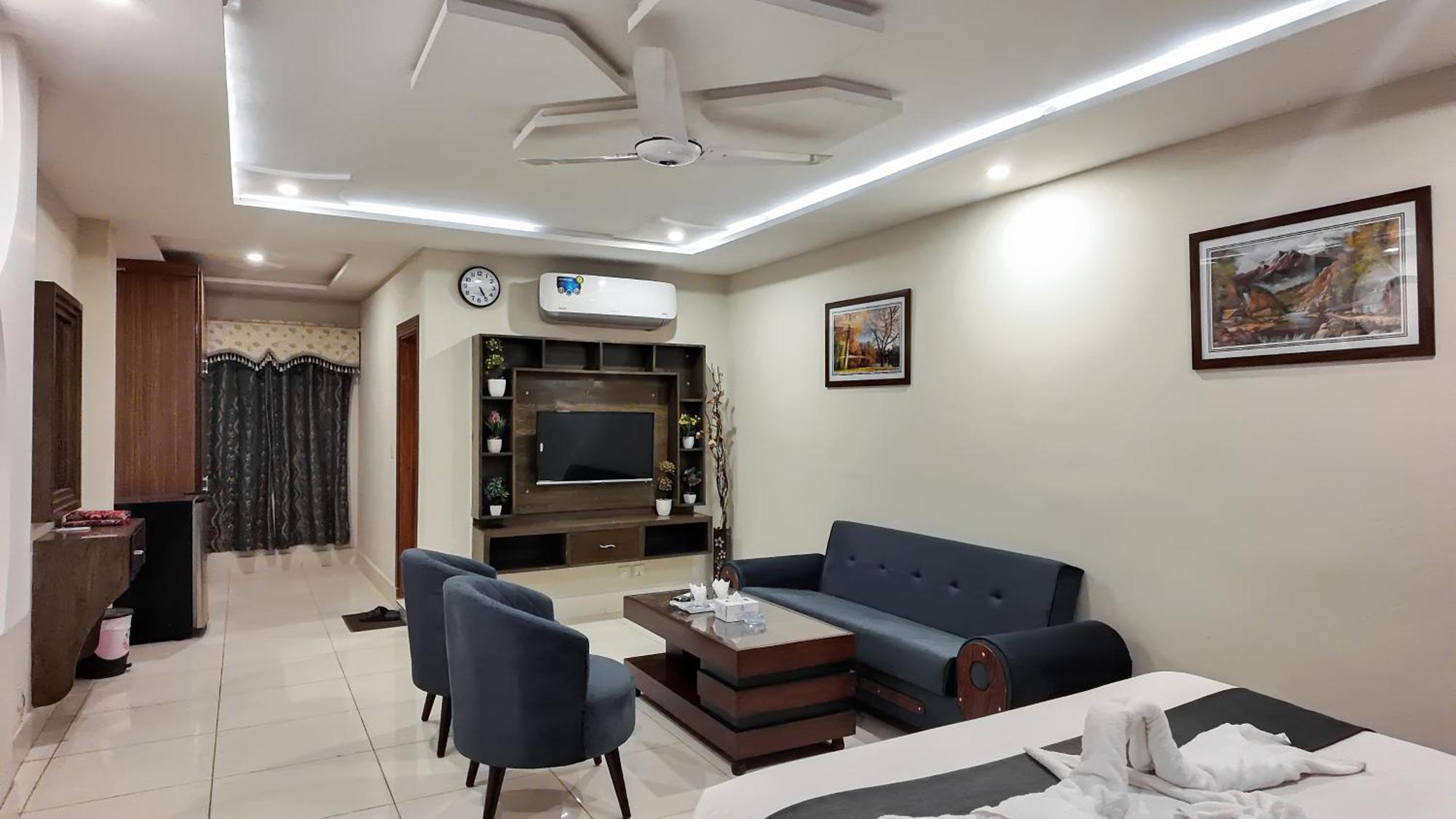 Hotel Crown Inn Multan Eksteriør bilde