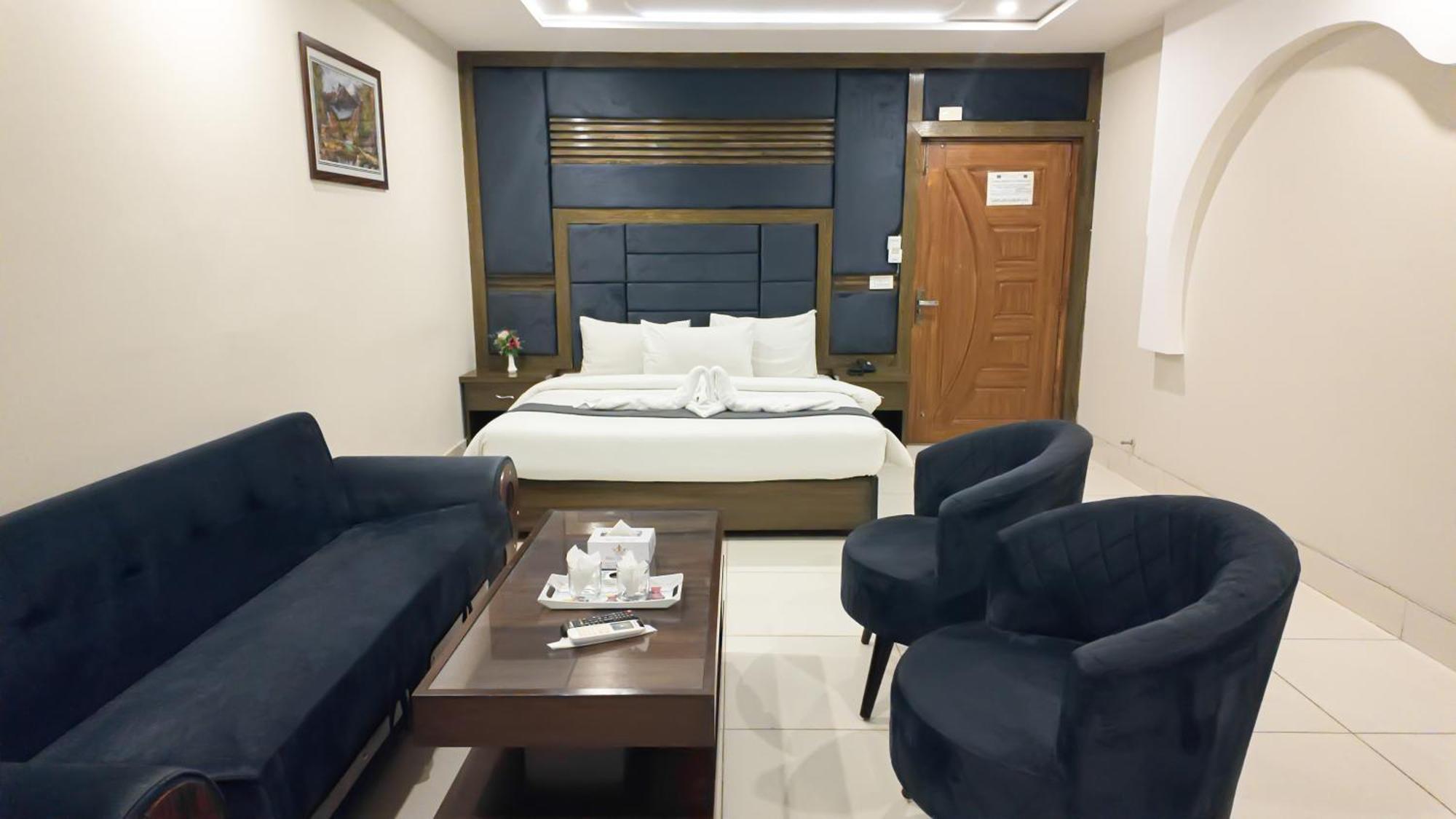 Hotel Crown Inn Multan Eksteriør bilde