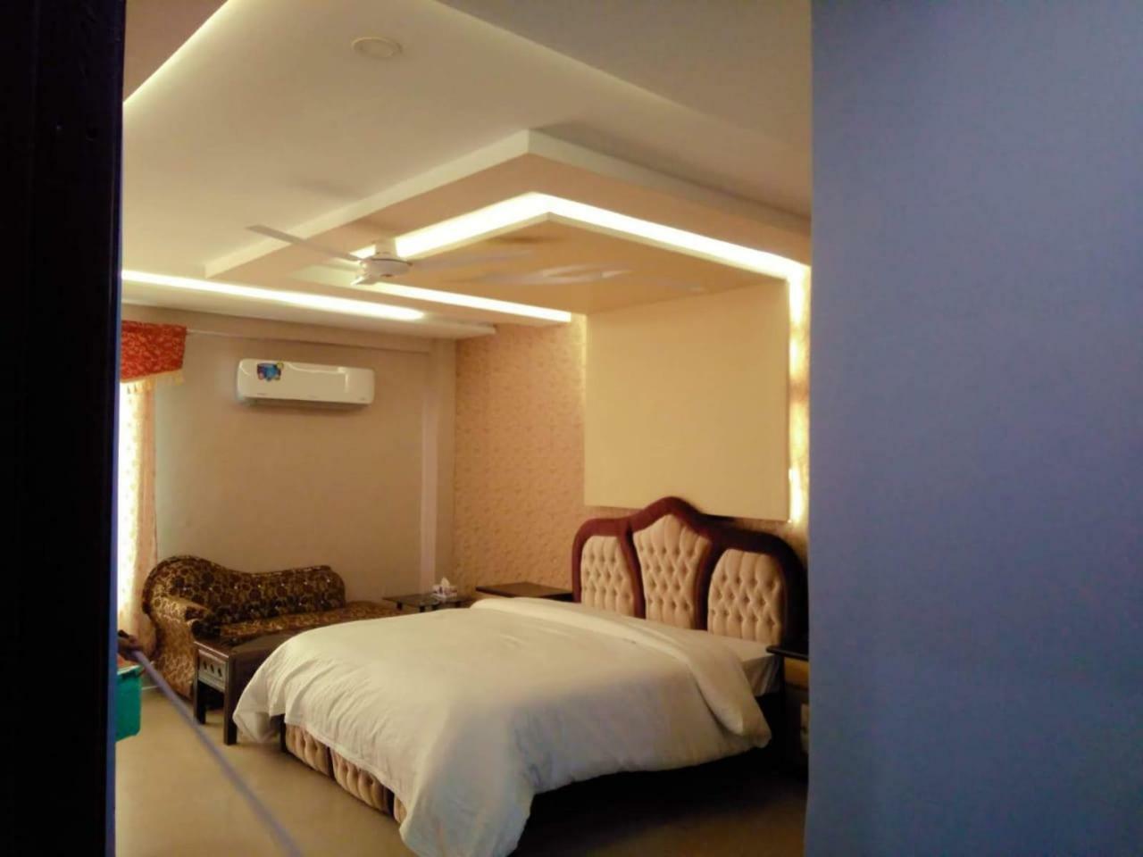 Hotel Crown Inn Multan Eksteriør bilde