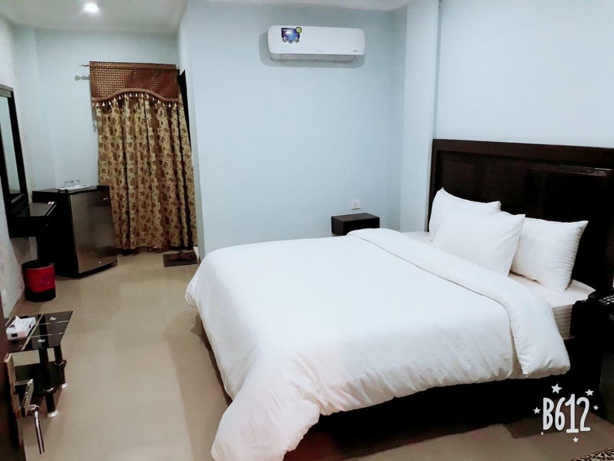 Hotel Crown Inn Multan Eksteriør bilde