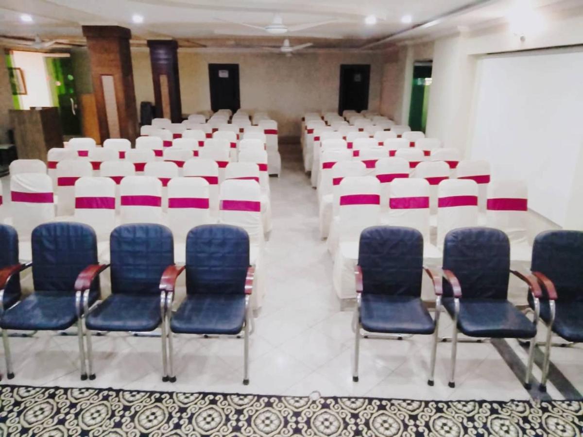Hotel Crown Inn Multan Eksteriør bilde