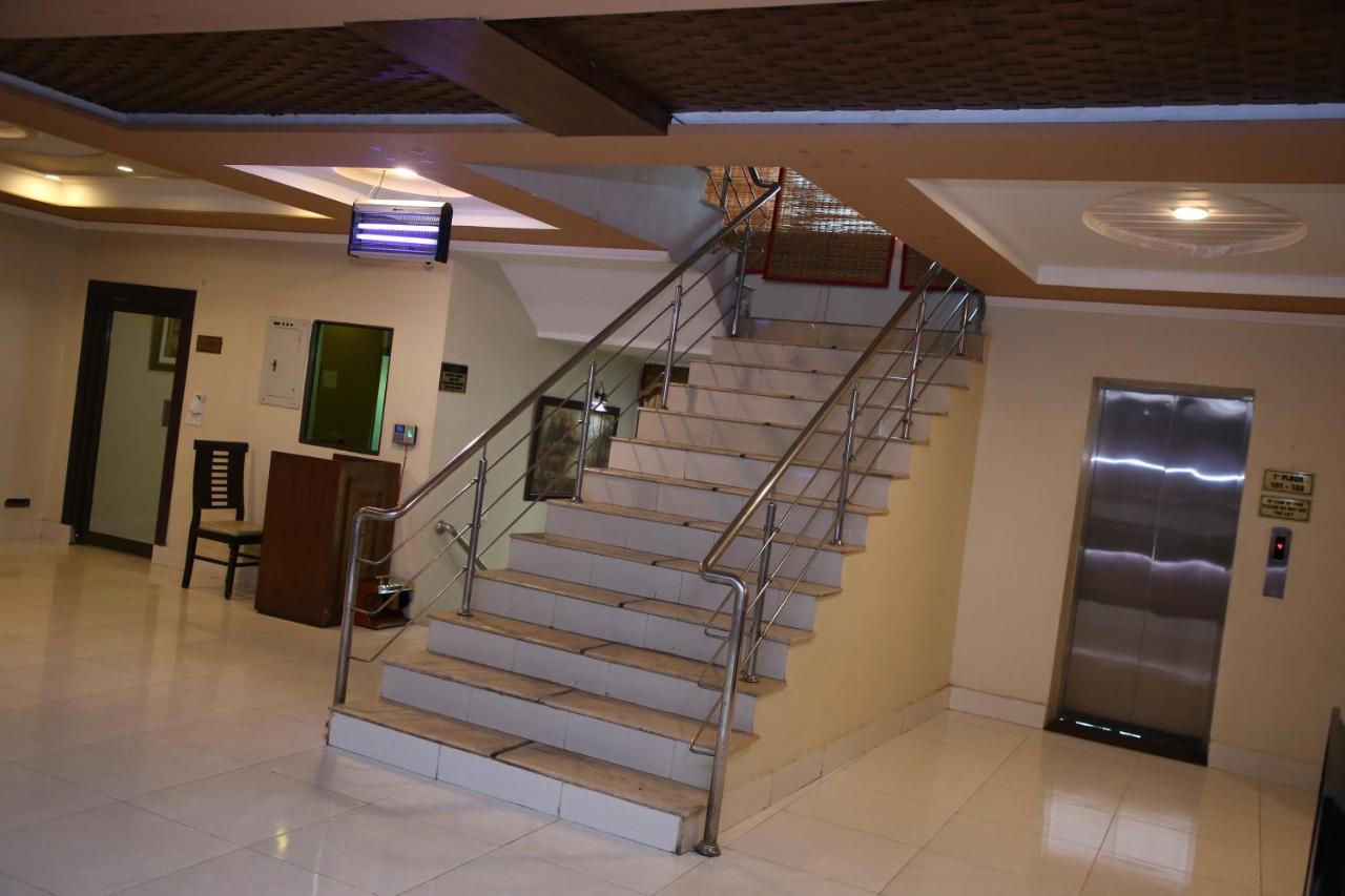 Hotel Crown Inn Multan Eksteriør bilde
